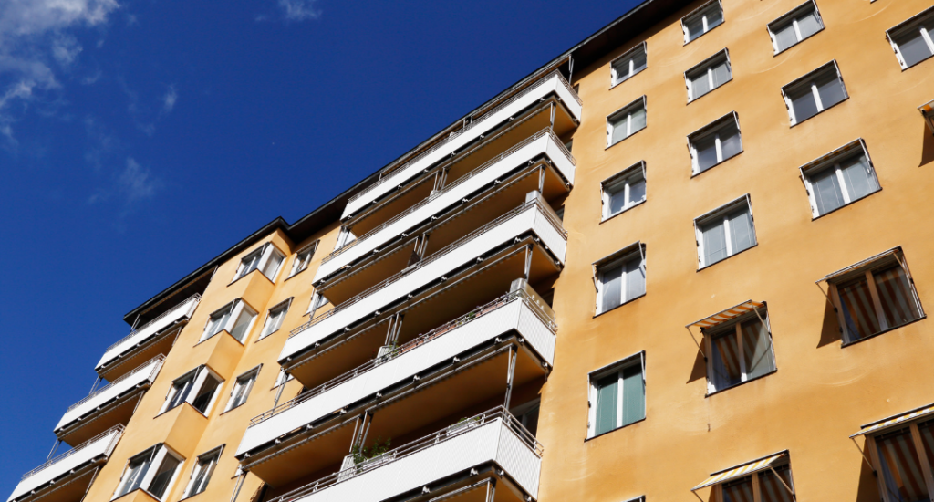Energetische Sanierung für Mehrfamilienhäuser: Das gilt für Vermieter:innen 3 Energetische Sanierung Mehrfamilienhaus